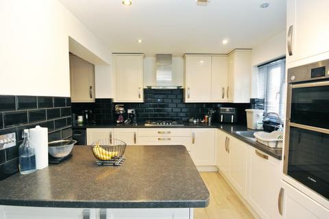 3 bedroom house for sale, Stanwell Gardens, Staines-Upon-Thames TW19