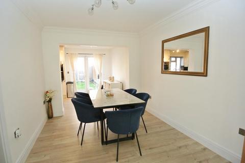 3 bedroom house for sale, Stanwell Gardens, Staines-Upon-Thames TW19