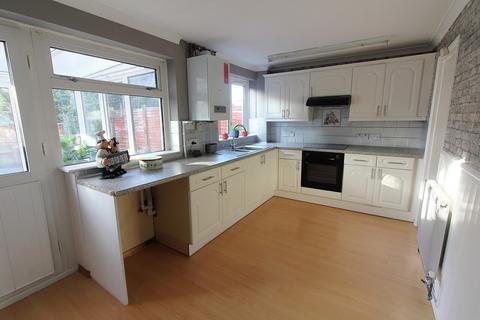 2 bedroom townhouse for sale, Bradshaw Avenue, Glen Parva, Leicester