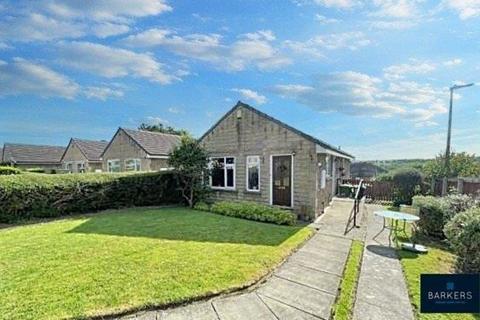 3 bedroom detached bungalow for sale, Lowcliff Walk, Heckmondwike