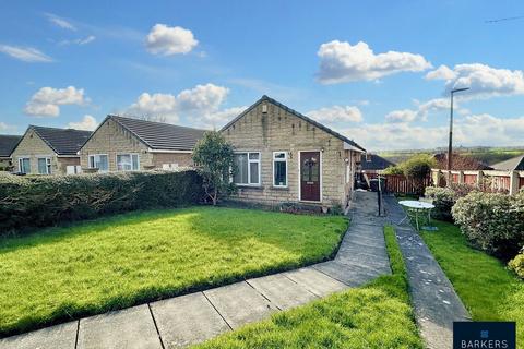 3 bedroom detached bungalow for sale, Lowcliff Walk, Heckmondwike