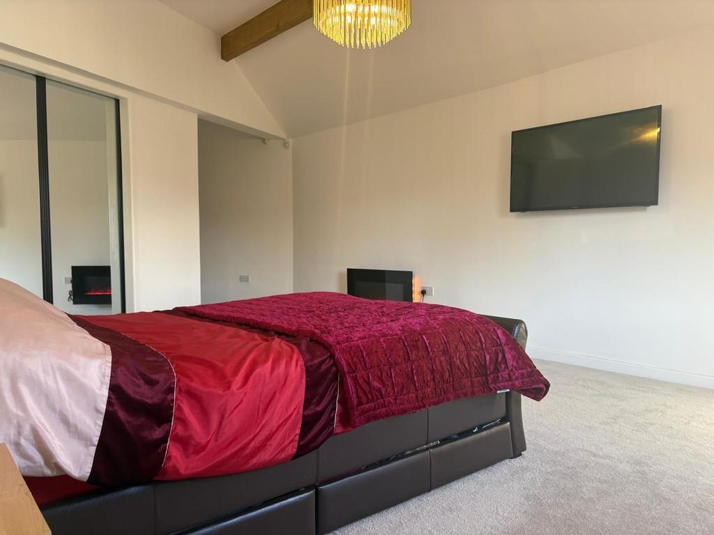 Main bed