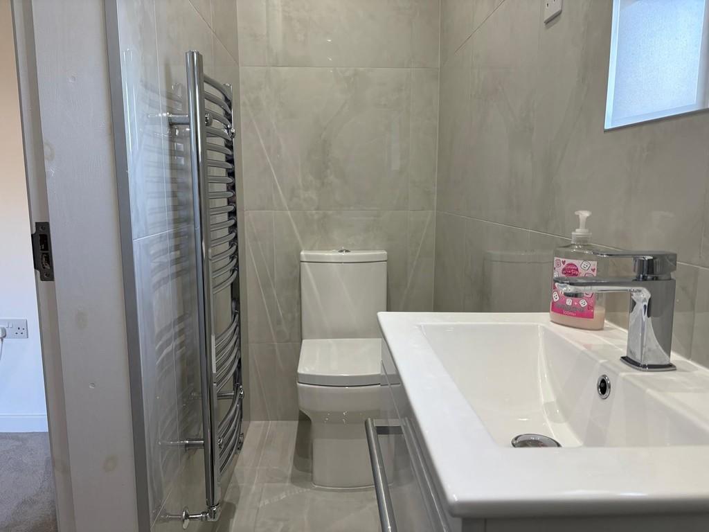 Bed2 ensuite