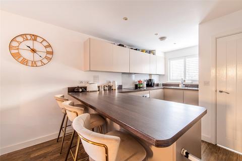 16 Chilvers Way, Northfleet, Gravesend, DA11 8GE