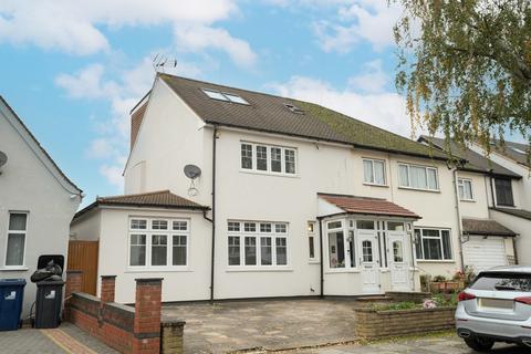 Shaftesbury Avenue, Norwood Green, Southall