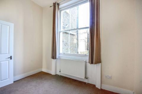 2 bedroom flat for sale, Coverdale Road, Shepherd's Bush, London, W12