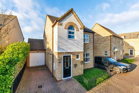 3 bedroom detached house for sale, Redwing Rise, Royston SG8