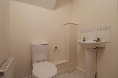 2 bedroom detached bungalow to rent, Eastgate, Macclesfield SK10