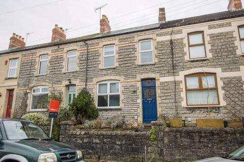 3 bedroom terraced house to rent, Queens Road, Penarth