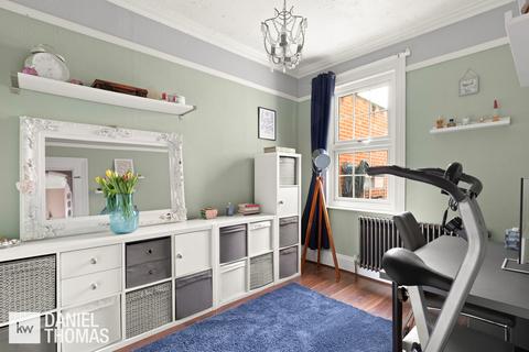 3 Manor Road, Waltham Abbey, EN9 1NF