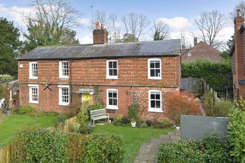 3 bedroom semi-detached house for sale, Guildford Road, Cranleigh