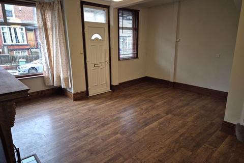 2 bedroom terraced house to rent, Stanmore View, Burley, Leeds