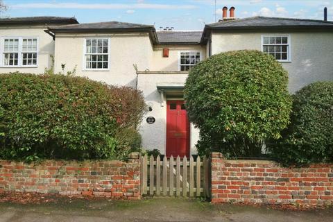 3 bedroom house to rent, Court Lodge, London Road, Shenley