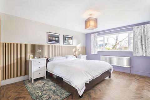 23 Squires Way, Dartford, DA2 7NN