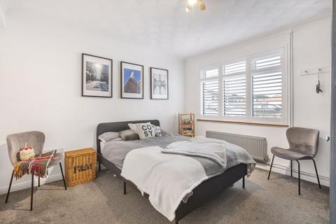 23 Squires Way, Dartford, DA2 7NN