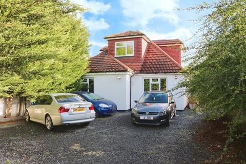 4 bedroom detached house for sale, Coppermill Road, Staines-Upon-Thames