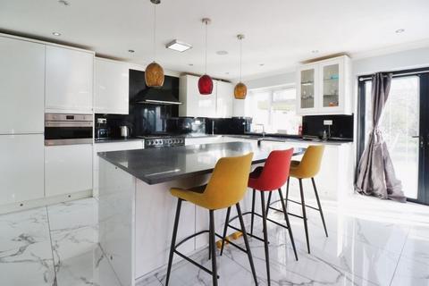 177 Coppermill Road, Wraysbury, Staines, TW19 5NX