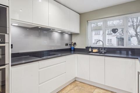 5 Mount Close, Farnham Common, Slough, SL2 3QZ