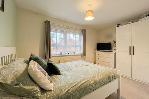 18 Snetterton Gardens, Wolverhampton, WV10 6FE