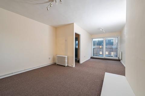 3 bedroom flat to rent, Beaumont Square, Stepney, London, E1