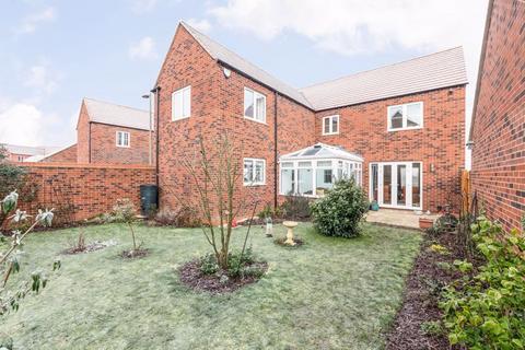 4 bedroom detached house for sale, Field View, Bodicote, Banbury - Facing open parkland