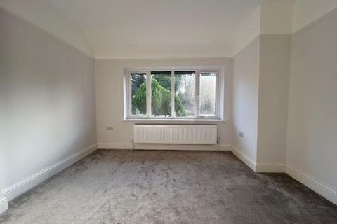 3 bedroom property to rent, Brent Road, South Croydon