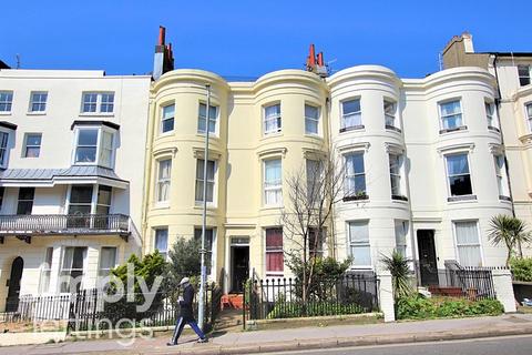 Studio to rent, Lower Rock Gardens, Brighton