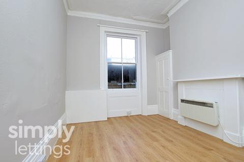 Studio to rent, Lower Rock Gardens, Brighton