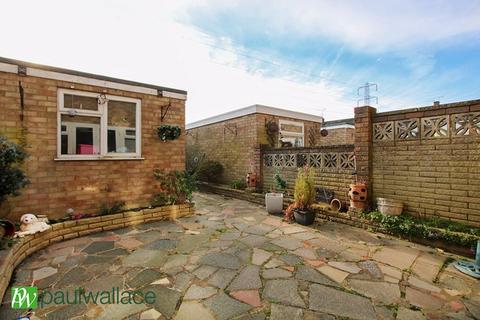 3 bedroom terraced house for sale, Perrysfield Road, Cheshunt