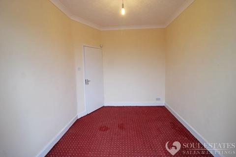 3 bedroom terraced house to rent, Wiggin Street, Birmingham B16