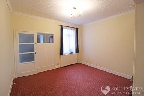 3 bedroom terraced house to rent, Wiggin Street, Birmingham B16