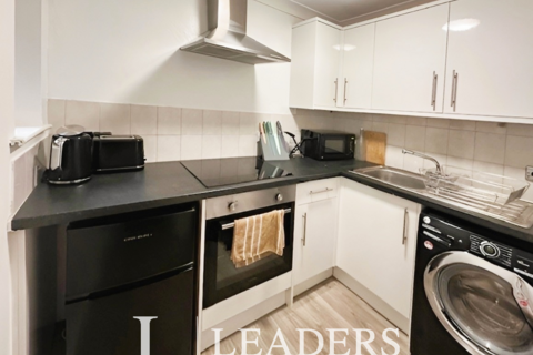 1 bedroom apartment to rent, Windsor Lodge