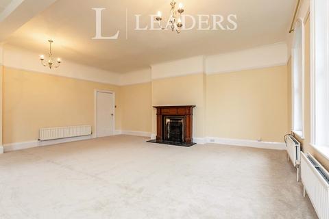 3 bedroom apartment to rent, Reigate Hill, Reigate, RH2