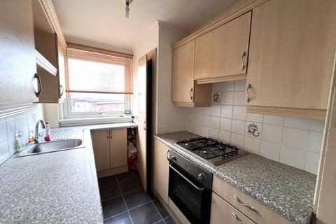 2 bedroom end of terrace house to rent, Greenloanings, Kirkcaldy