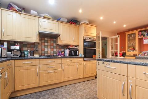 4 bedroom detached house for sale, Buckfast Avenue, Bedford MK41