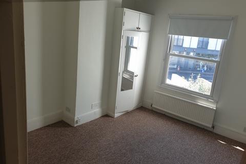 1 bedroom flat to rent, Buckingham Place