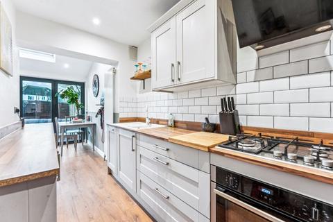 2 bedroom apartment for sale, Speer Road, Thames Ditton, KT7