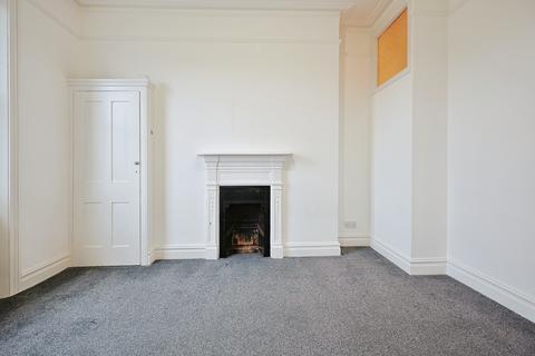 2 bedroom flat to rent, Sinclair Mansions, Richmond Way