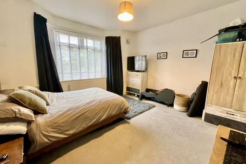 2 bedroom flat for sale, Charminster Avenue, Bournemouth