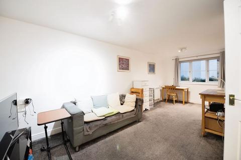 1 bedroom retirement property for sale, Regarth Avenue, Romford RM1