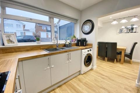 3 bedroom semi-detached house for sale, Leabank Drive, Worcester WR3