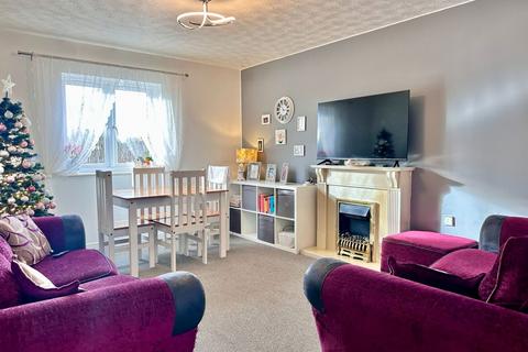 2 bedroom flat for sale, Banyard Close, Cheltenham GL51