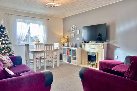 2 bedroom flat for sale, Banyard Close, Cheltenham GL51