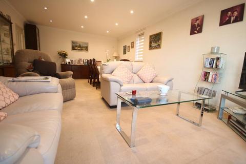 2 bedroom apartment for sale, Edgware HA8