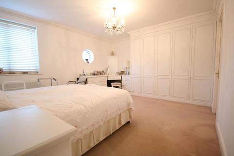 2 bedroom apartment for sale, Edgware HA8