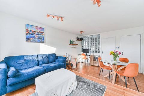 2 bedroom flat for sale, Tooting Bec Gardens, Tooting Bec, London, SW16