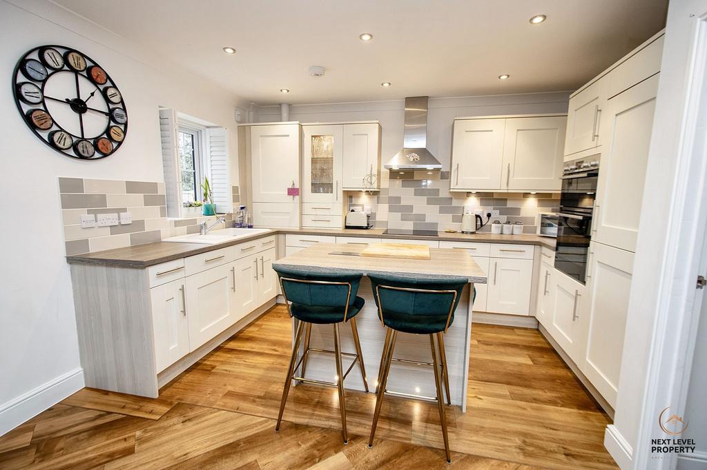 Kitchen/Diner &amp; Living Area