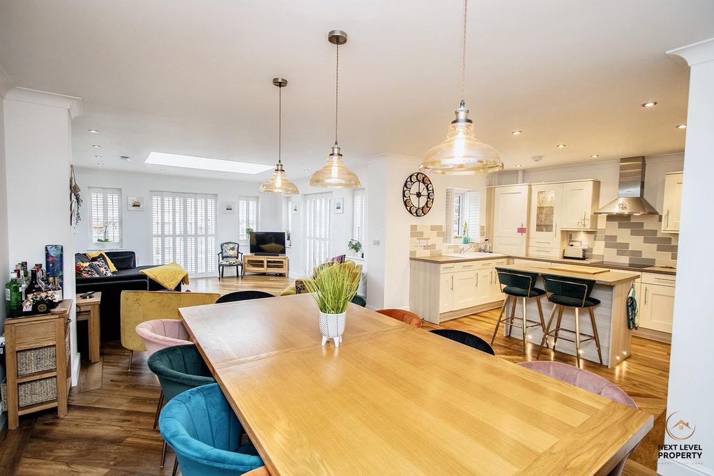 Kitchen/Diner &amp; Living Area