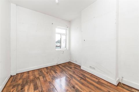 2 bedroom apartment for sale, Lucerne Road, Thornton Heath, CR7