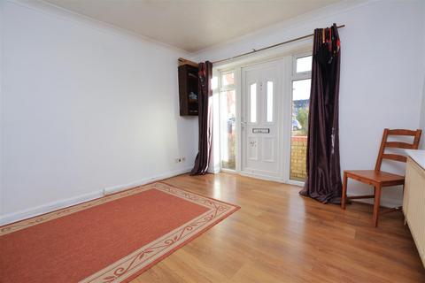 2 bedroom flat for sale, Kennet Square, Mitcham CR4